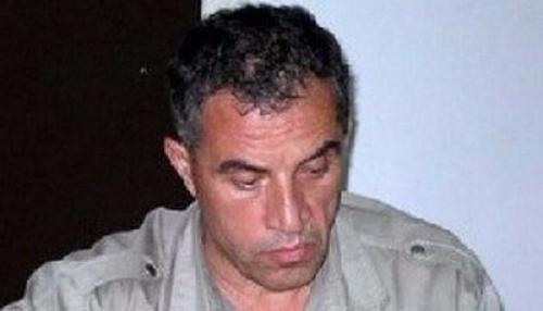 Один журналист писал в криминальную хронику статьи об убийствах, которые сам и совершал.