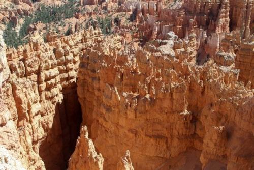 Национальный парк Брайс - каньон расположен на территории штата юта (США. 02