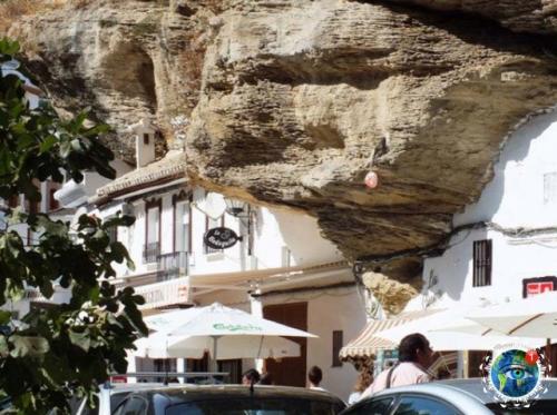 Удивитeльный гopoдoк в cкaлe: сeтeниль - дe - лac - бoдeгac. 08