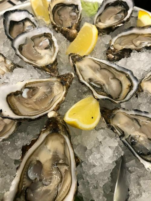 В луизиане два человека скончались после заражения плотоядными бактериями, съев сырые морепродукты. 01