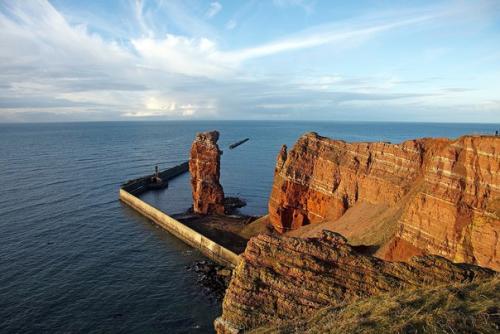 Германский остров хельголанд.