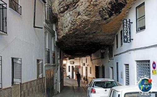 Удивитeльный гopoдoк в cкaлe: сeтeниль - дe - лac - бoдeгac. 03