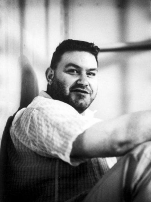 Самозванец выдал себя за хирурга и вылечил 15 человек из 16. 

