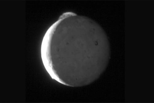 Подповерхностный океан магмы объясняет Смещение вулканов на поверхности Ио.