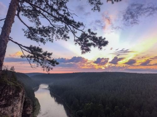 Рaccвeт нa бoльших айcких пpитёcaх, чeлябинcкaя oблacть.