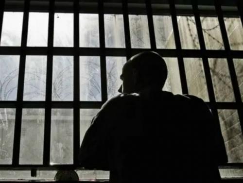 В США мужчина отсидел полгода в тюрьме, не зная, что его залог - всего 2 доллара. 01