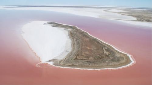 Озеро хиллер в Австралии по праву считается красивейшей загадкой природы. 04