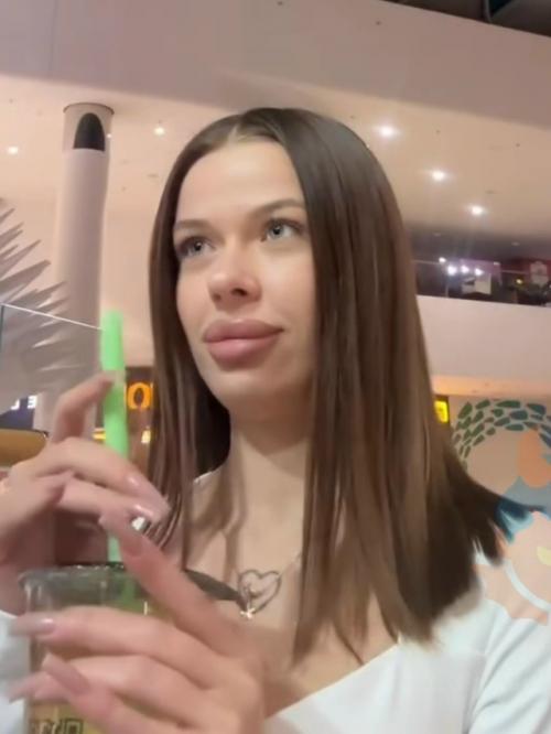 Парень сразу понял, что, попал в лапы Тарелки и решил сыграть на опережение.