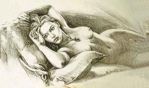 Рисунок, изображающий Роуз (фильм титаник), был сделан самим Джеймсом Кэмероном, именно его руки мы и видим в кадре.
