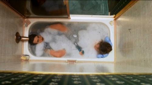 Знаменитая сцена в ванной из фильма Кошмар на улице Вязов. 02