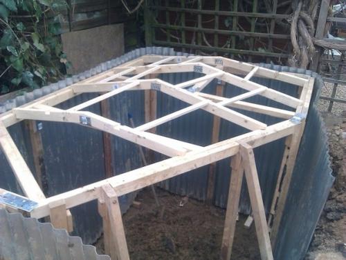 Англичанин решил построить себе дом, как у хоббита! 01