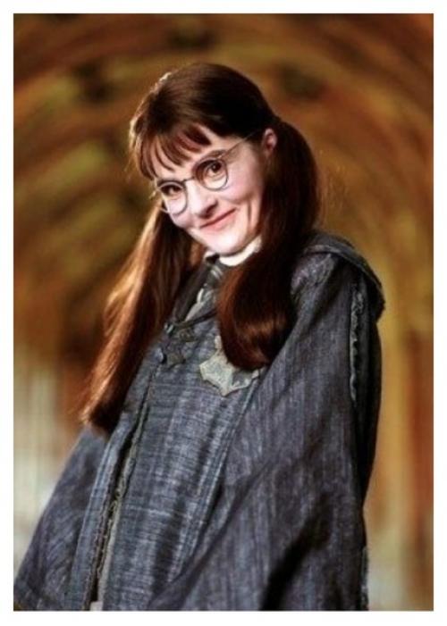 Актриса Ширли хендерсон сыграла в Гарри Поттере 13-тилетнюю школьницу плаксу миртл.