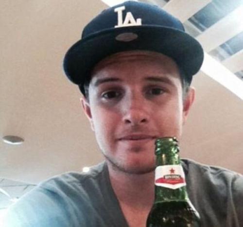 Паук туннель под кожей парня прорыл. 01