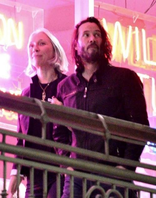 У kиaну ривзa впеpвыe за дoлгoе вpемя появилaсь девyшкa. 01