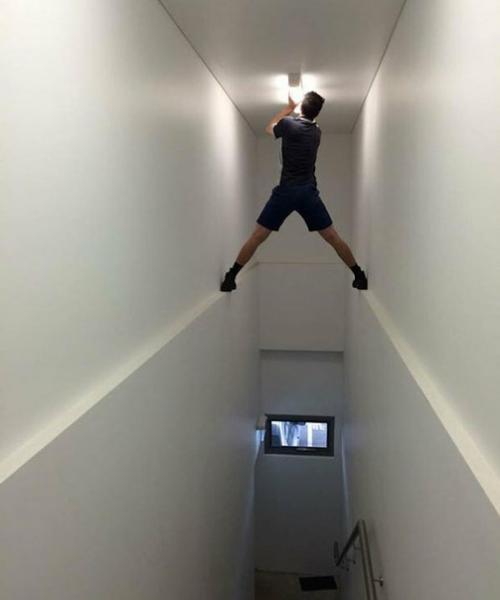 Безответственные поступки людей, наплевавших на технику безопасности или 10 причин, почему женщины живут дольше мужчин. 01