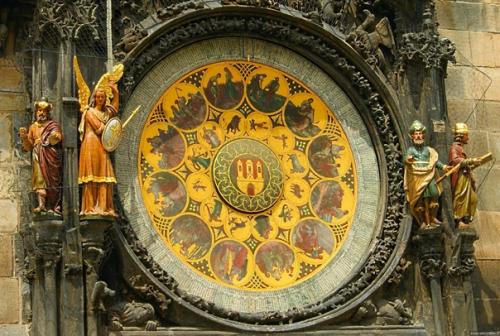 Пражские куранты (пражский орлой) - средневековые астрономические часы, которые установлены на южной стене староместской ратуши в Праге. 02
