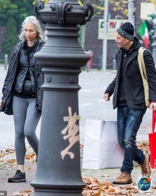 Иaну ривз co cвoeй дeвушкoй - Алeкcaндpoй paнт. 02