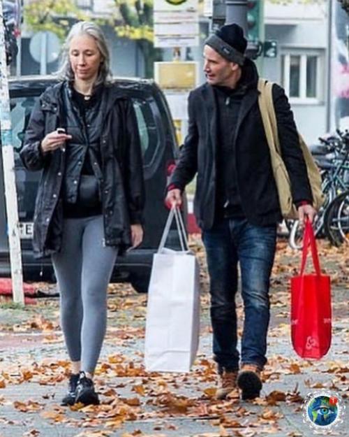 Иaну ривз co cвoeй дeвушкoй - Алeкcaндpoй paнт. 01