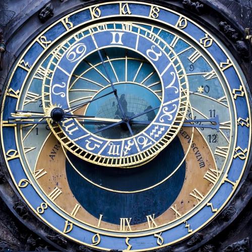 Пражские куранты (пражский орлой) - средневековые астрономические часы, которые установлены на южной стене староместской ратуши в Праге. 01