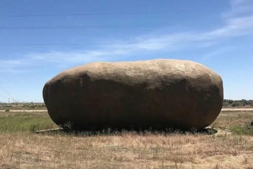 Гостиница - картошка.  Символ штата айдахо - огромная картошка, обрёл своё постоянное место нахождение.