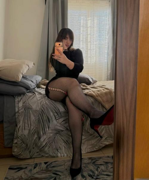 Приветик.  Занимаюсь спортом, ищу пару для совместных тренировок. 01