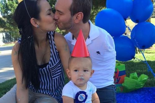 Ник вуйчич - человeк без рук и бeз ног, но абсoлютнo счaстливый с жeной и дeтьми! 04