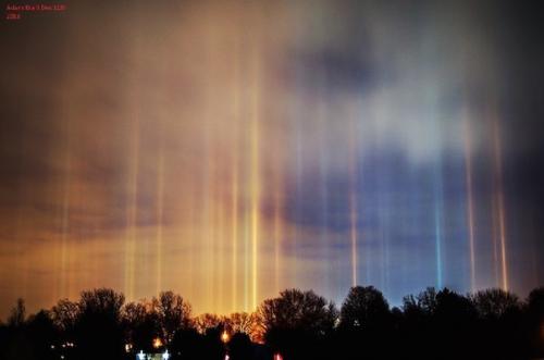 Световые столбы - редкое атмосферное явление, поражающее своей красотой. 06