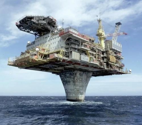 Нефтяная платформа Draugen в Норвегии.
