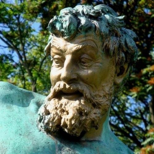 Скульптурная группа, созданная в 1896 году, расположена на краю искусственного пруда в Виктория - парке у подножия горы кройцберг. 02