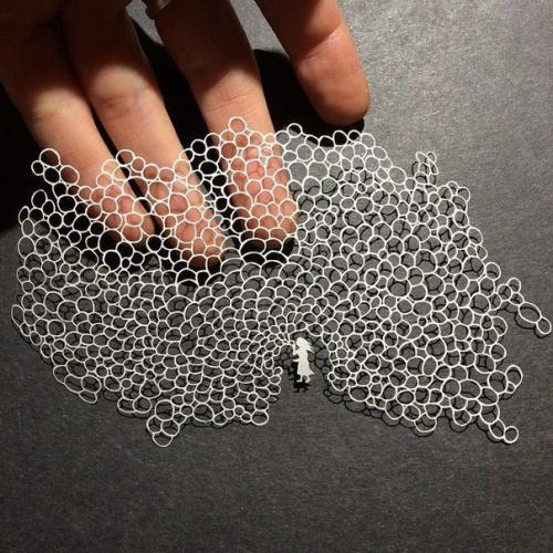 Американская художница Maude White, воплощает истории в удивительных воздушных шедеврах из тонкой - тонкой бумаги. 06