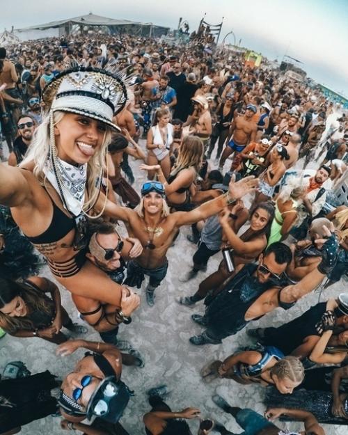 Burning Man - ежегодный фестиваль, проходящий в пустыне блэк - рок в неваде. 03