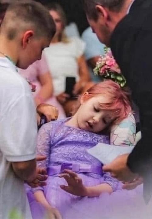 В США десятилетняя девочка, всего за несколько дней до своей кончины, Вступила в Брак. 02