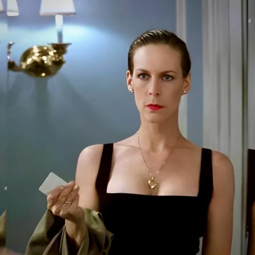 В фильме Правдивая Ложь джейми ли Кертис блистательно исполнила танец. 01