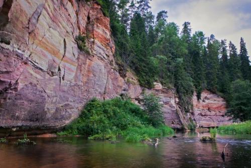 В южной Эстонии находятся знаменитые небесные палаты (таэваскода. 01