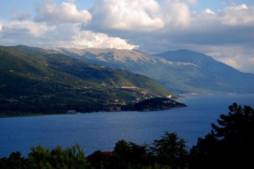 Достопримечательности македонии.  Республика Македония - небольшое балканское государство, расположенное на юго-востоке Европы.