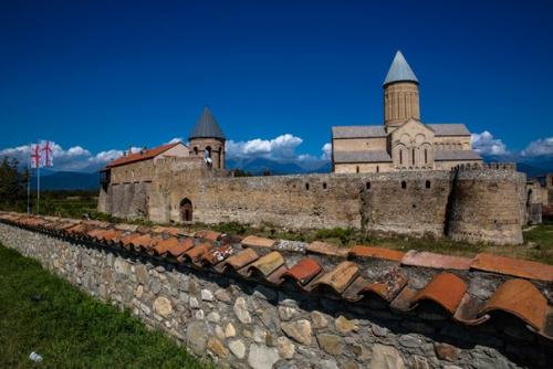 Кахетия.  Кахетия, некогда кахетинское царство, а ныне - край на Востоке Грузии в верховьях рек Иори и Алазани.