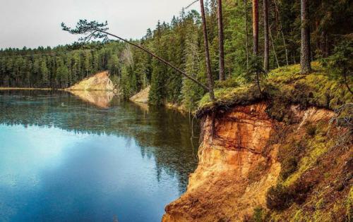 В южной Эстонии находятся знаменитые небесные палаты (таэваскода. 03