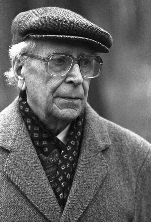 Вы знаете, когда я был студентом, я мечтал познакомиться с Ахматовой.