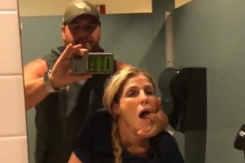 Альбом. Миловидная медсеструха 4 месяца ухаживала за бородатым мотохрустом, который сломал себе ноги. 03