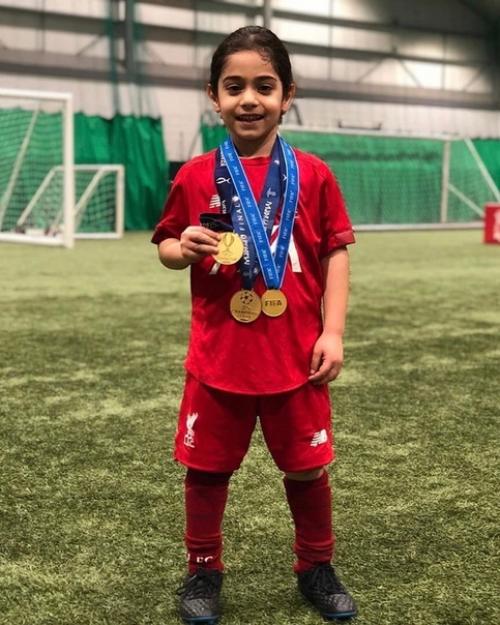 Этому пареньку 6 лет и его зовут арат хоссейни. 03