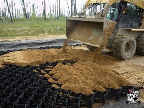 Как готовят грунт к асфальту в нормальном мире. 01