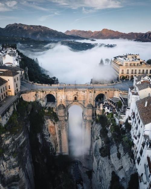 Ронда - город в испанской провинции малага в андалусии. 04