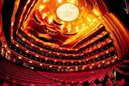 Метрополитен-опера в Нью-Йорке, США.