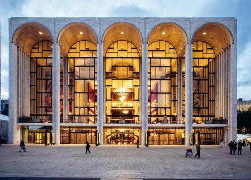Метрополитен-опера в Нью-Йорке, США.