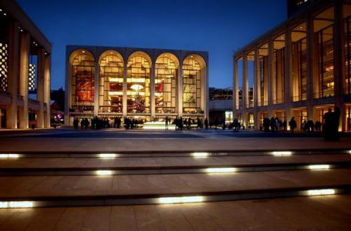 Метрополитен-опера в Нью-Йорке, США.