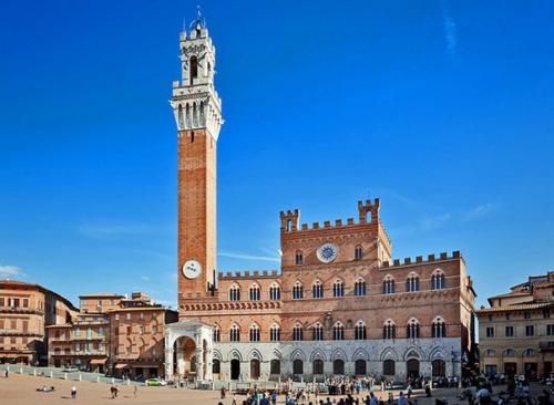 Сиена - город на живописных тосканских выступах к югу от Флоренции. 02