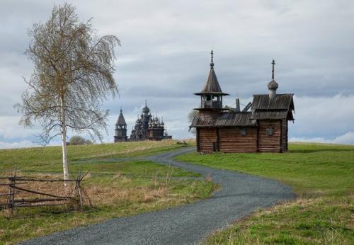 Кижи, Россия.  Музей - заповедник Кижи - один из крупнейших в России музеев под открытым небом.