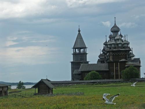 Кижи, Россия.  Музей - заповедник Кижи - один из крупнейших в России музеев под открытым небом. 03