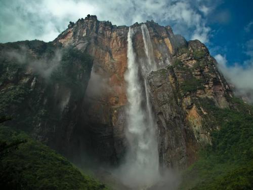 Невероятно красивая боливарианская республика Венесуэла расположилась в северной части континента южной Америки.