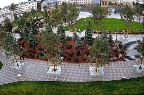 В Кемерове в память о погибших в Зимней Вишне построили парк под названием парк ангелов. 03